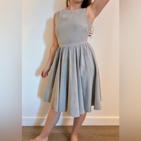 Tailor made dress, grey, silke, small. - Picture 2 of 4
